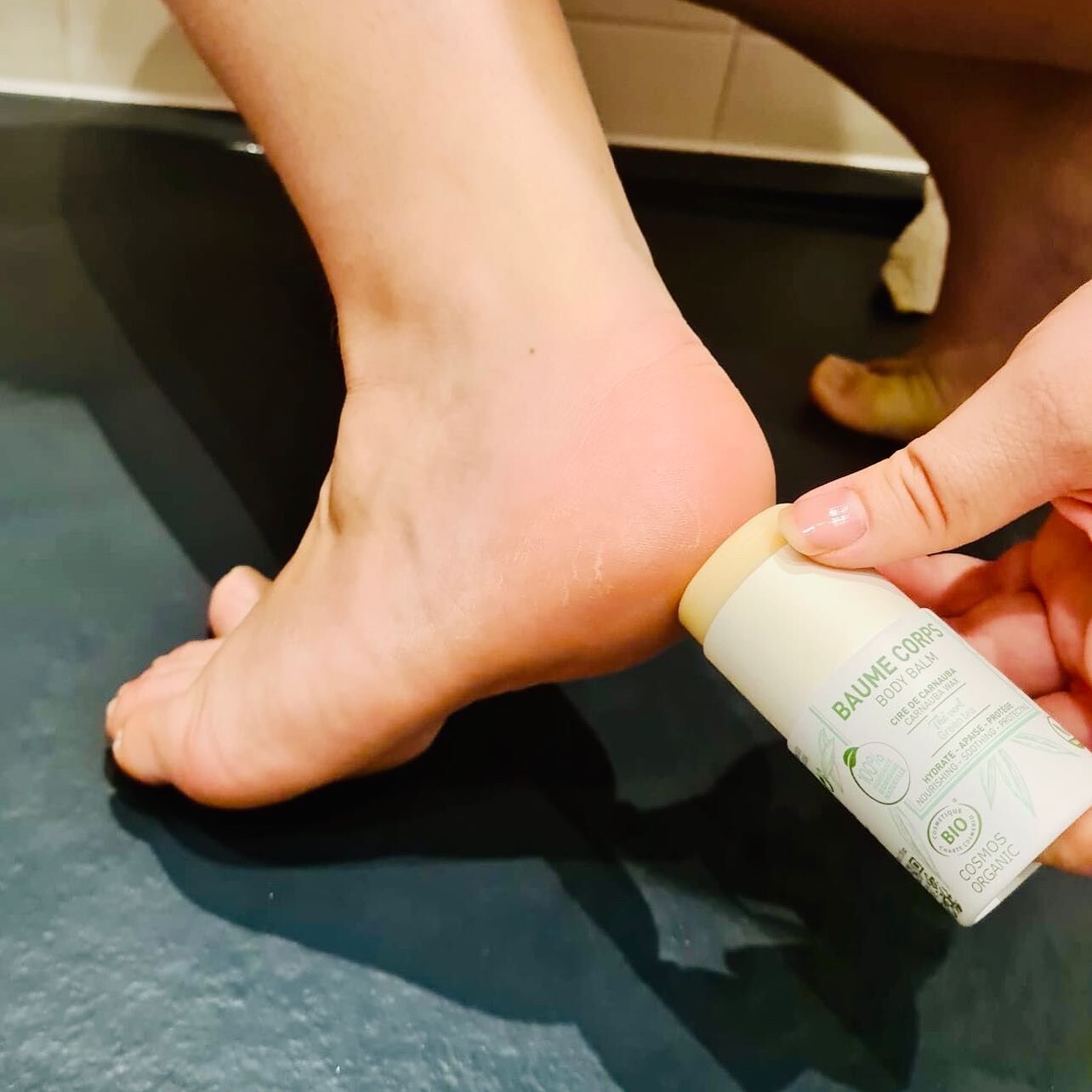 Baume corps hydratant stick zones sèches pieds